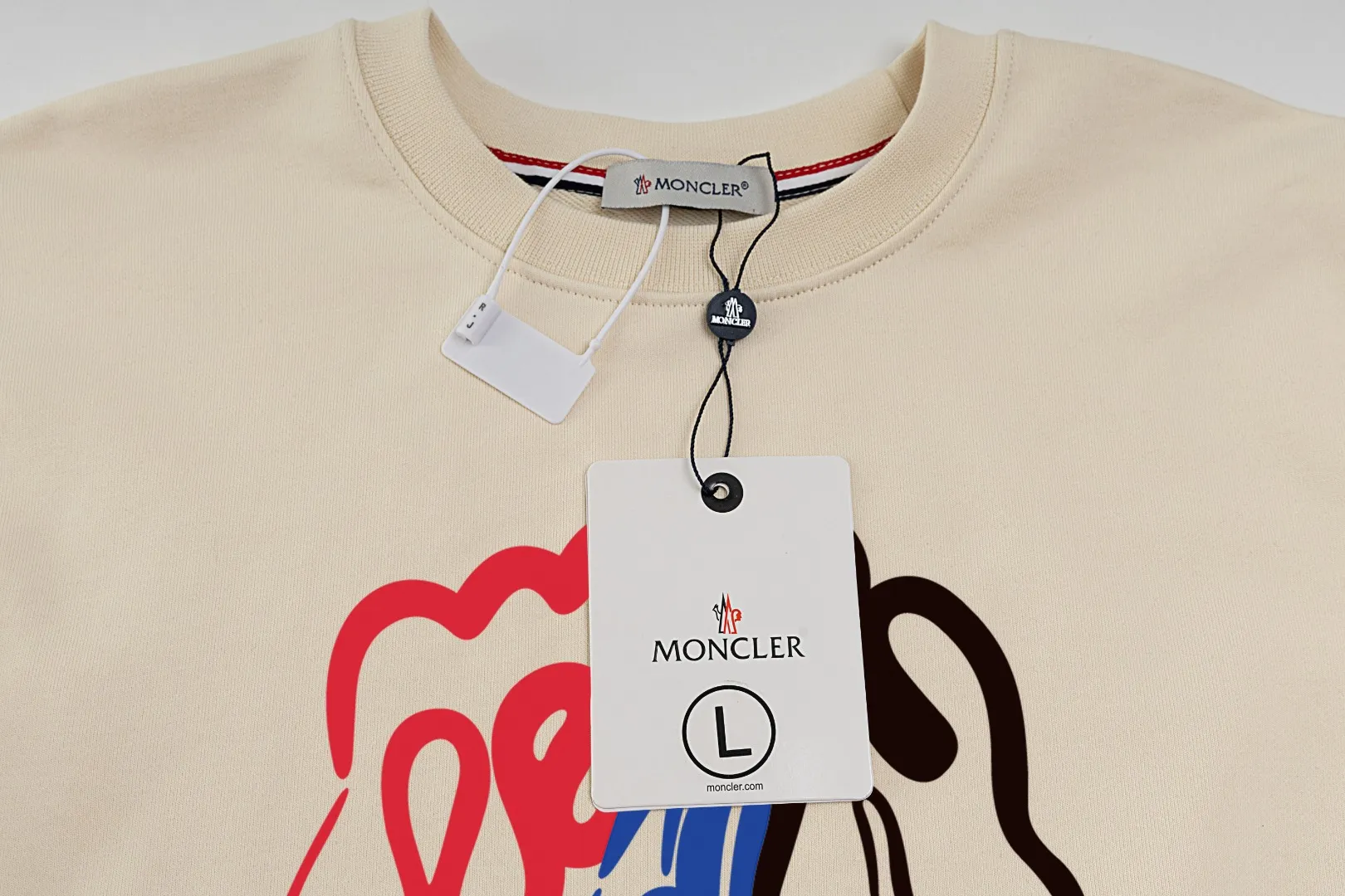 【 Quality】 【🎉 🎊】 【 MONCLER】【In Stock 】 🏅2024 New Arrival Premium 3D LOGO ， ， Premium ⚠️ ： 460 ， 21S 10S 26/2 1*1 ！ ， ， ， ， ， ！ Same Style ✔ Same Style： ❗ ✔【 Same Style， In Stock！】 ➡Size：S M L XL XXL ➡ ：Black White ⚠️Size Size